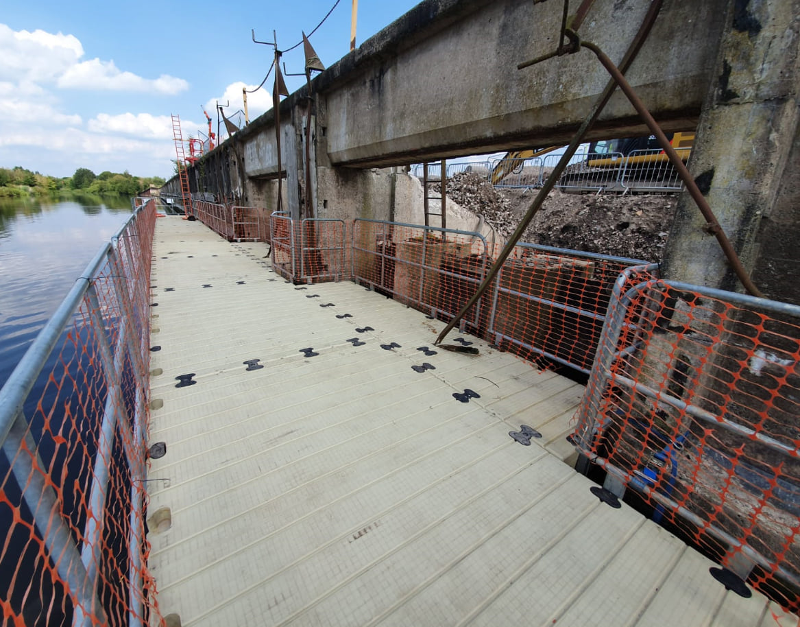 Equipment & Material Barge - Gateway EZ Dock